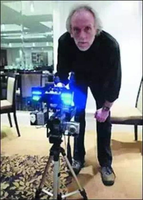 摄像机是哪个国家的人发明的