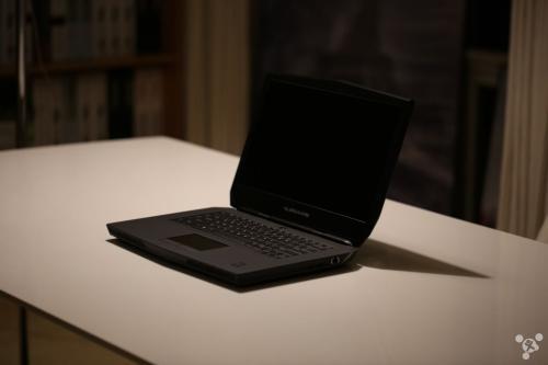 如何区分外星人笔记本具体型号