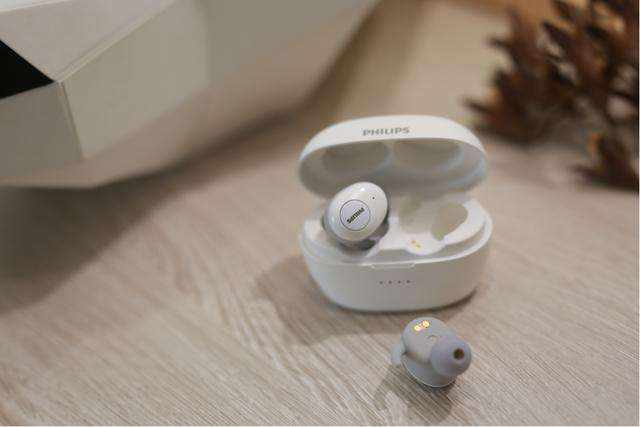 philips蓝牙耳机怎么连接手机