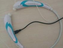 初音蓝牙耳机咋用