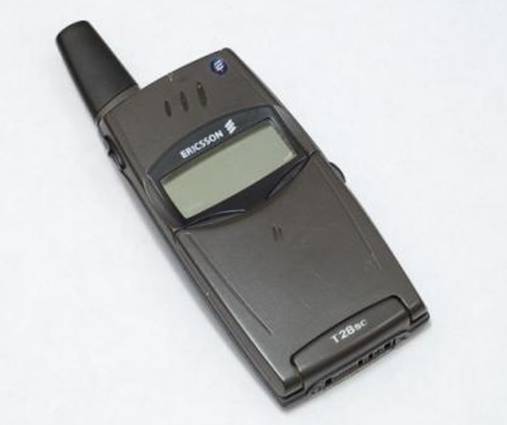 摩托罗拉V3当年多少钱一起回到2004年