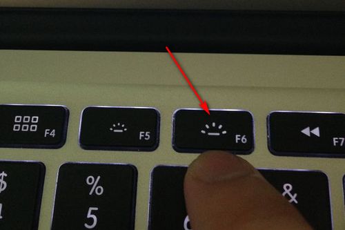 macbook air背光键盘怎么开启和关闭