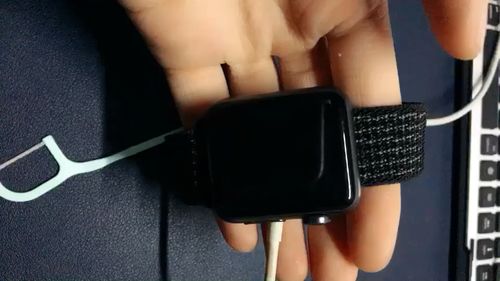 iwatch无法开机一直亮苹果图案