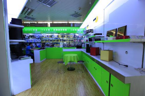 买电脑去哪个实体店好