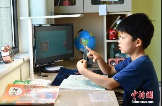 小学生上网课用平板还是电脑好