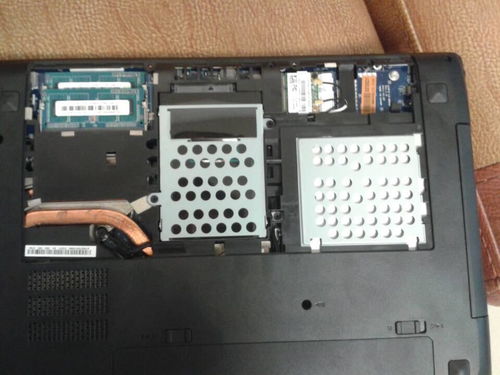 戴尔笔记本后盖拆开方法