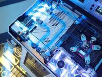 电脑水冷,是一体式散热好还是分体式散热好