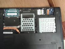 戴尔笔记本后盖拆开方法