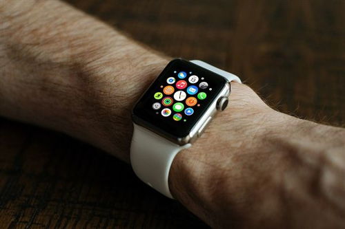 apple watch 5的语音备忘录如何同步到iphone11上