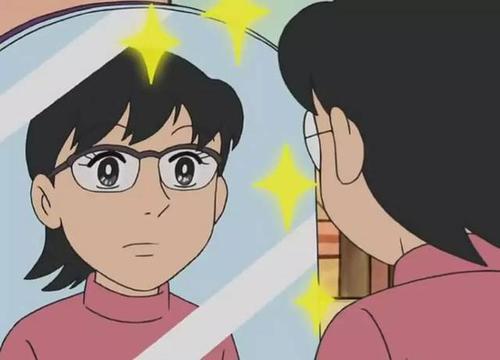 镜子中的自己和原相机中的自己,哪个才是真实的
