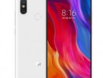 小米8和小米8探索版屏幕一样吗