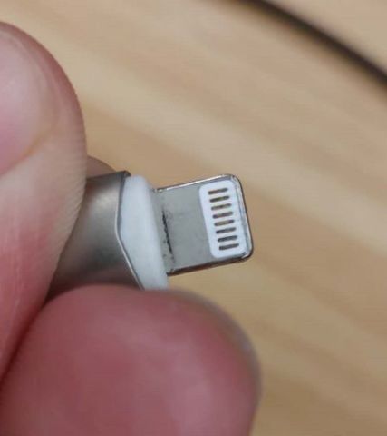 iPhone充电线坏了,有什么表现