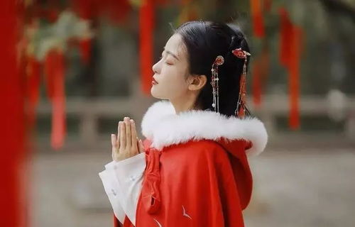 梦见自己穿红色衣服照相